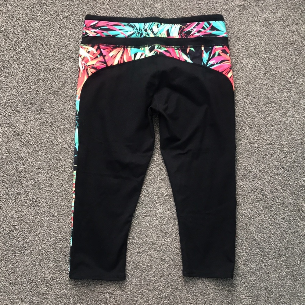 Workout capris - Picture 2 of 5